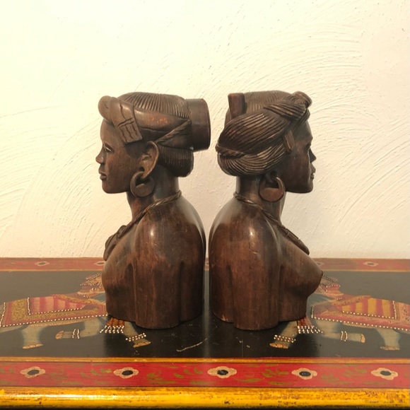 Wood Carved Statues Set Of 2 Unique Detail Carved Man & Woman - Picture 2 of 9